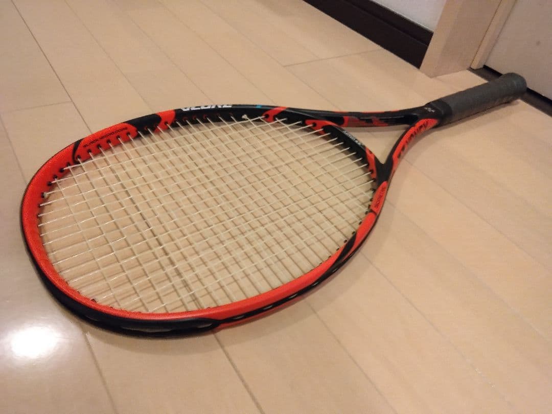 新品同様！YONEX VCORE Tour F97 硬式用テニスラケット