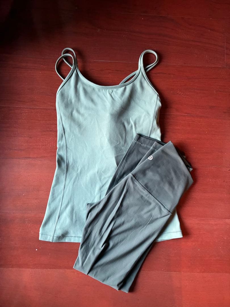 【新品】ルルレモン　Free to Be Tank & レギンスのセット 2