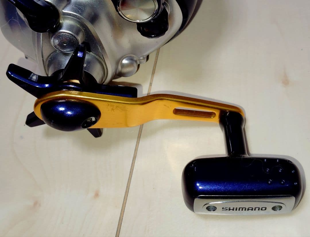 シマノ 電動リール 電動丸 3000XT 自動棚止め装置搭載 美品です。