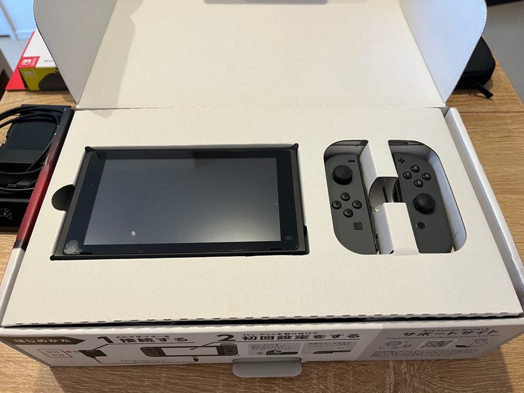 【中古】Nintendo Switch 旧モデル／グレー　マリオカート8