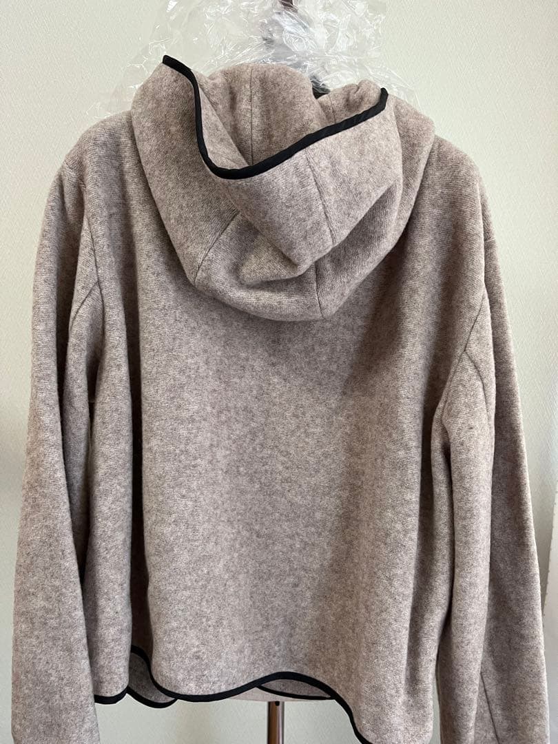 新品MEDOC フード付きジャケット サイズ38 ベージュ