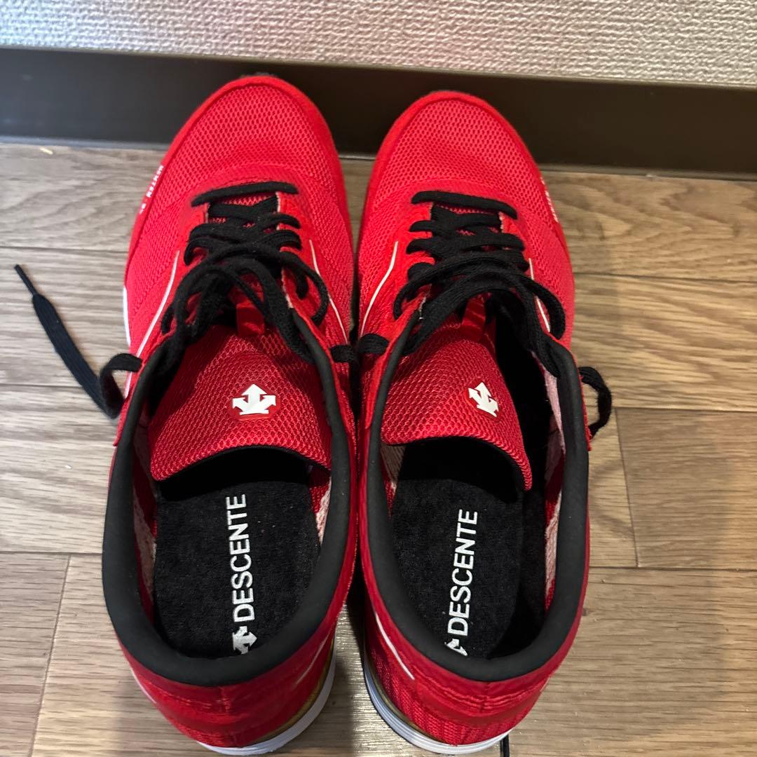 DESCENTE ランニングシューズ レッド　27.5