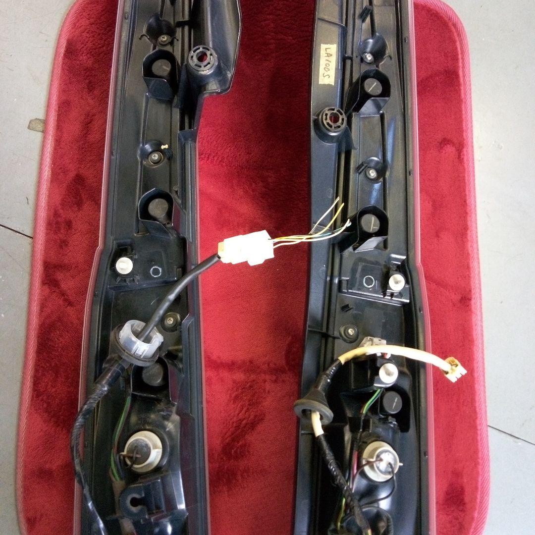 ムーヴ テールランプ　LA100S　 全クリア黄ばみ無し　LED