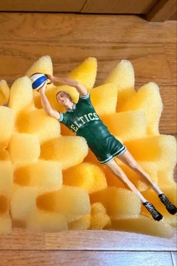 Upper Deck Larry Bird TributesフィギュアCOA付