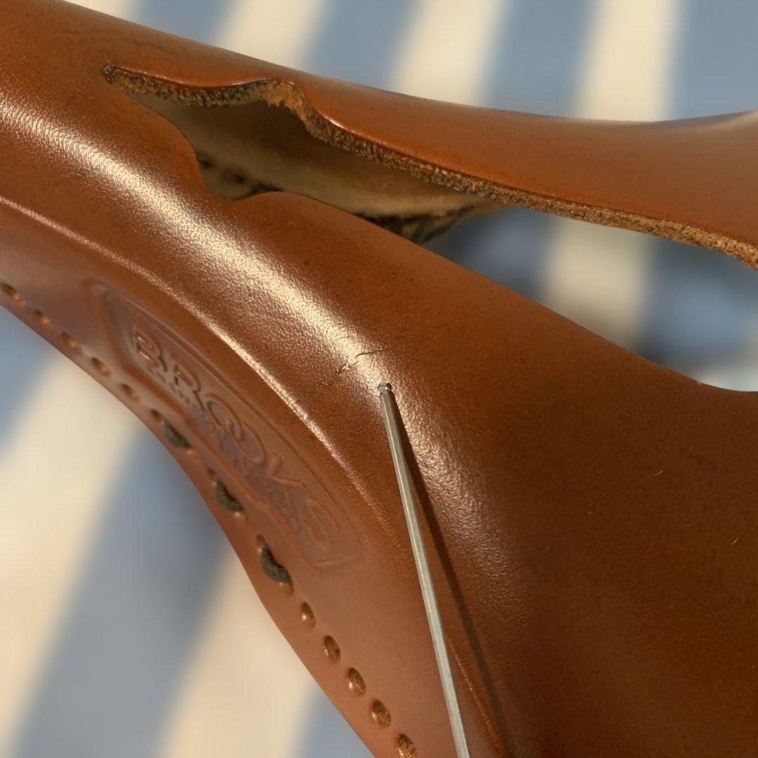 ブルックスＢ１７カーブド レザーサドル