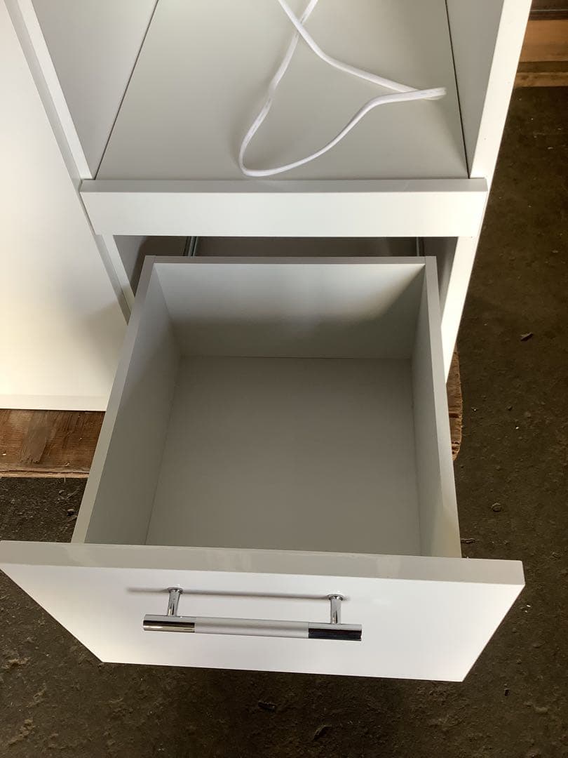 【状態良好】キッチンボード コンセント付き 食器棚 ローデスⅡ クラフトコガ