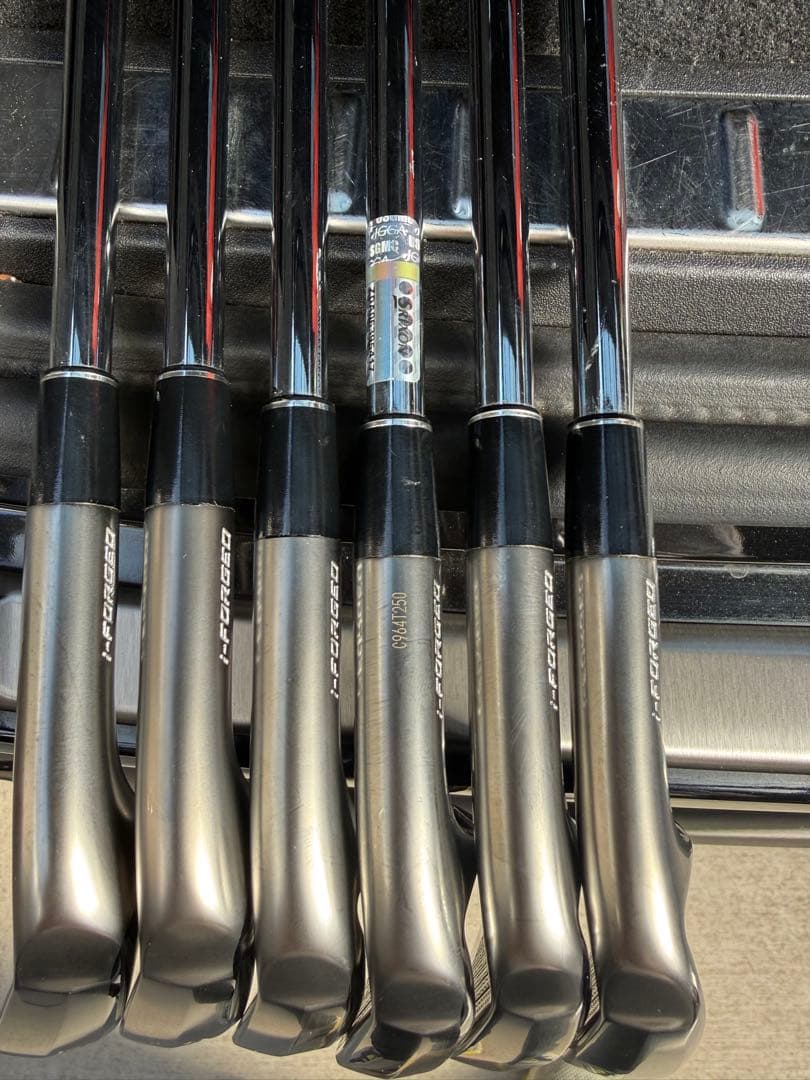 スリクソンデザインチューニングコラボ zxi7 限定ブラッククロム