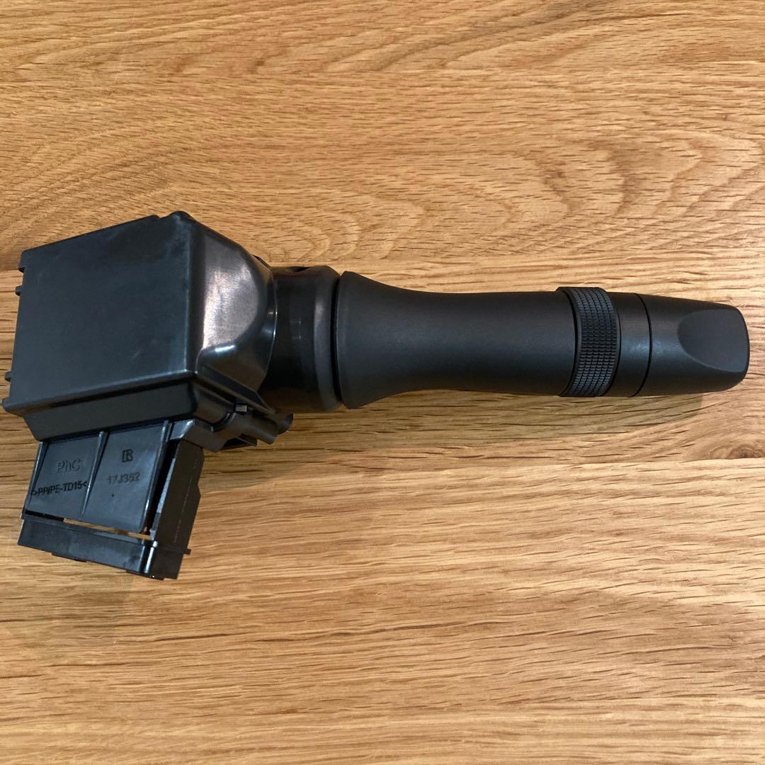 スズキ純正　間欠ワイパースイッチ　37310-74P20