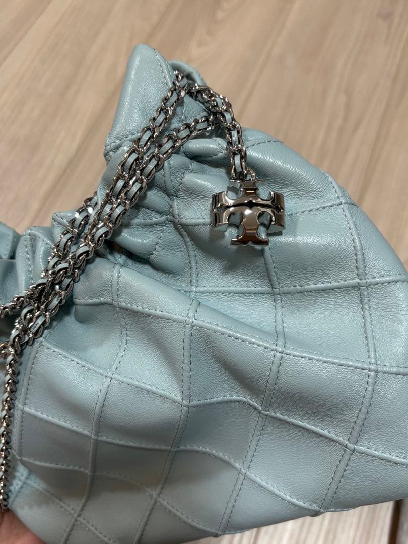 ライトブルー キルティング パーティーバッグ