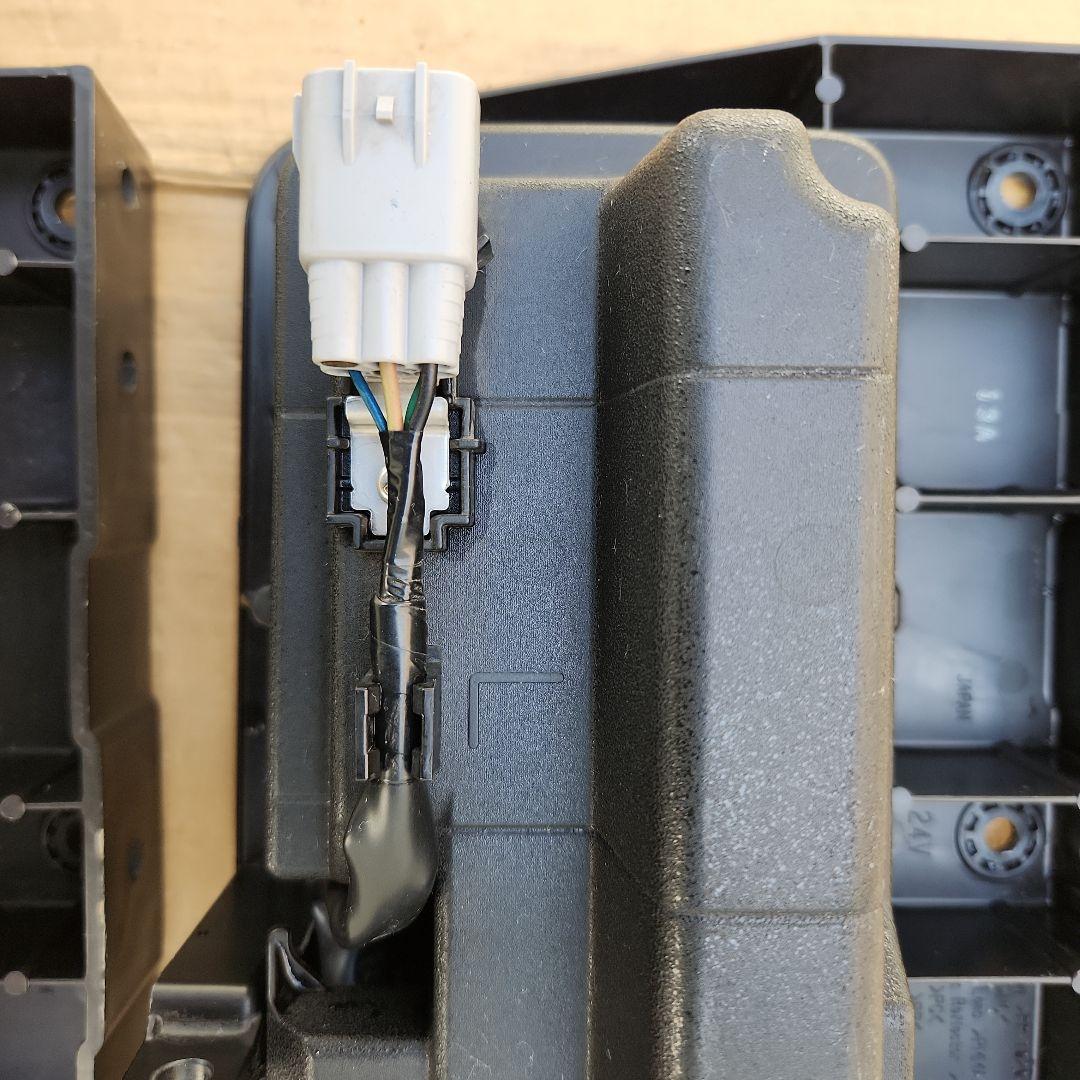 日野純正テールランプ 大型 小糸 コイト