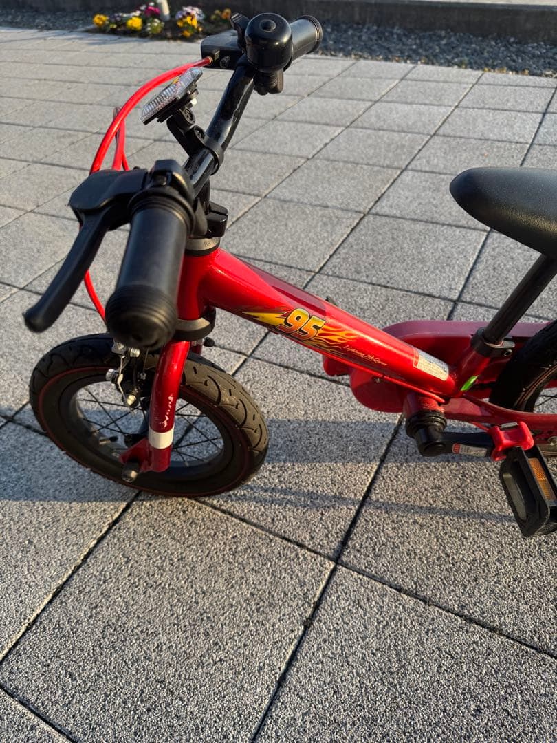 自転車 カーズ　ストライダー