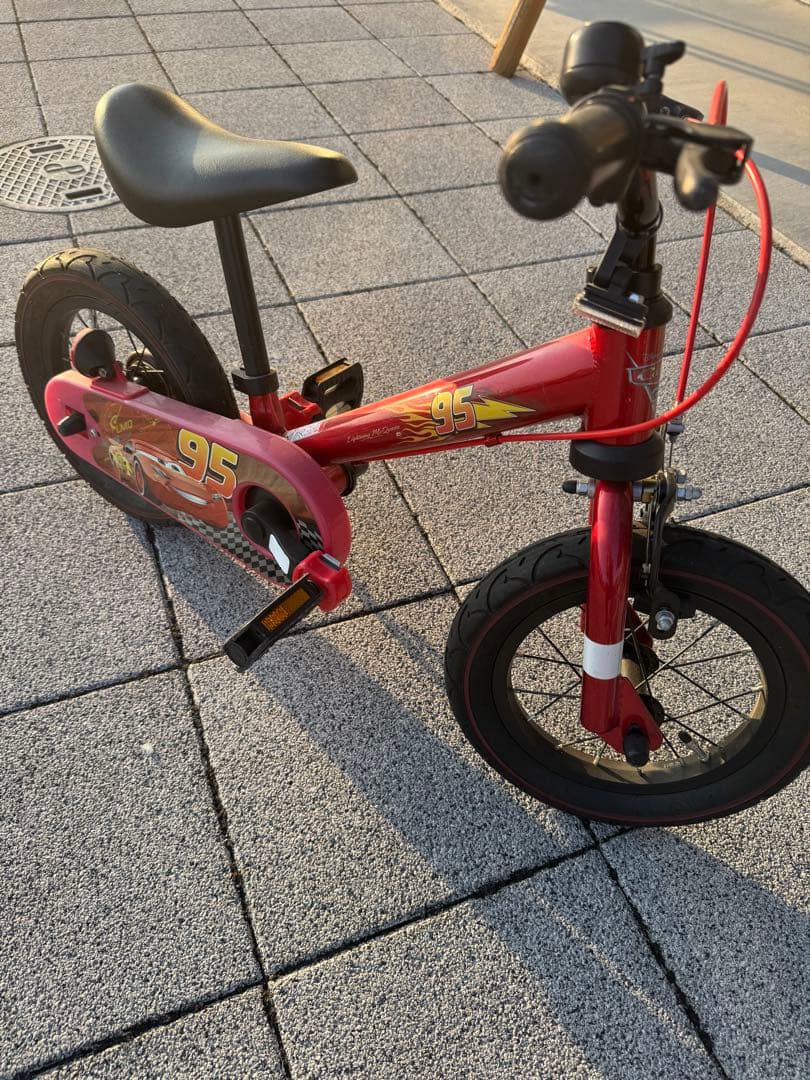 自転車 カーズ　ストライダー