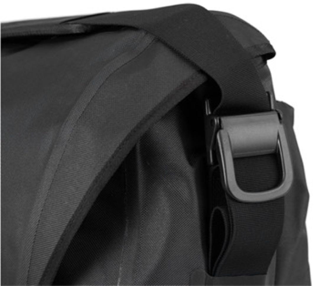 ブロンプトン　防水メッセンジャーバッグ