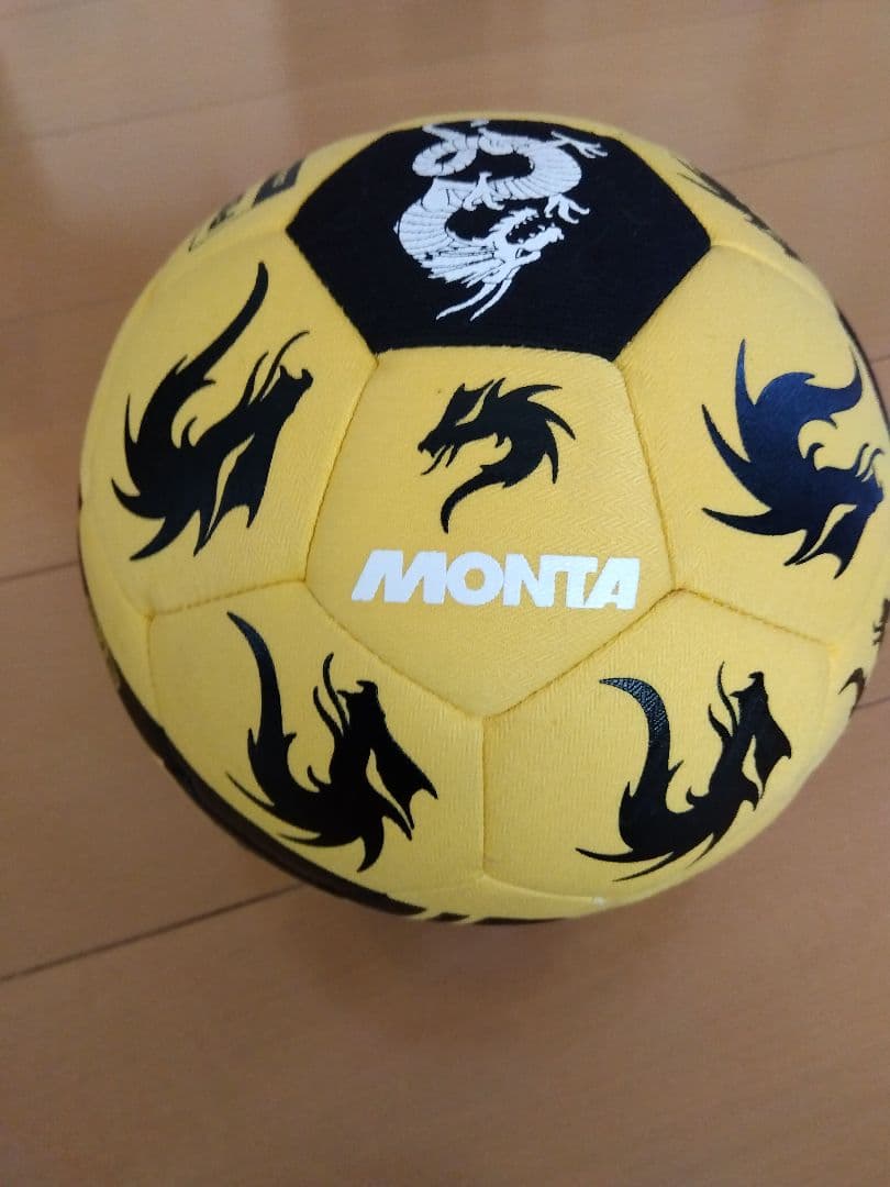 MONTA ドラゴン柄 サッカーボール イエロー