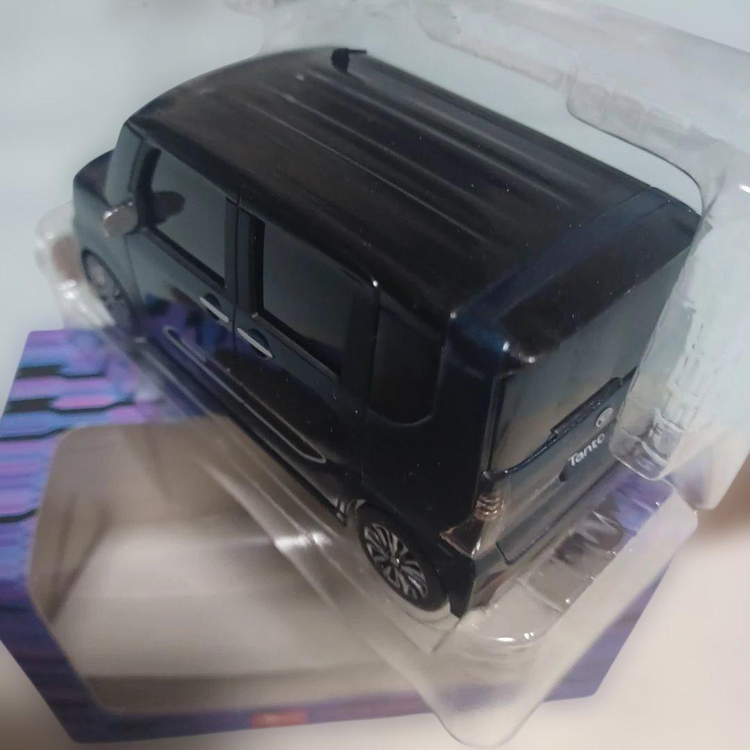 ダイハツ　　タント　　２種類セット　(１種類はサイドガーニッシュ付き)