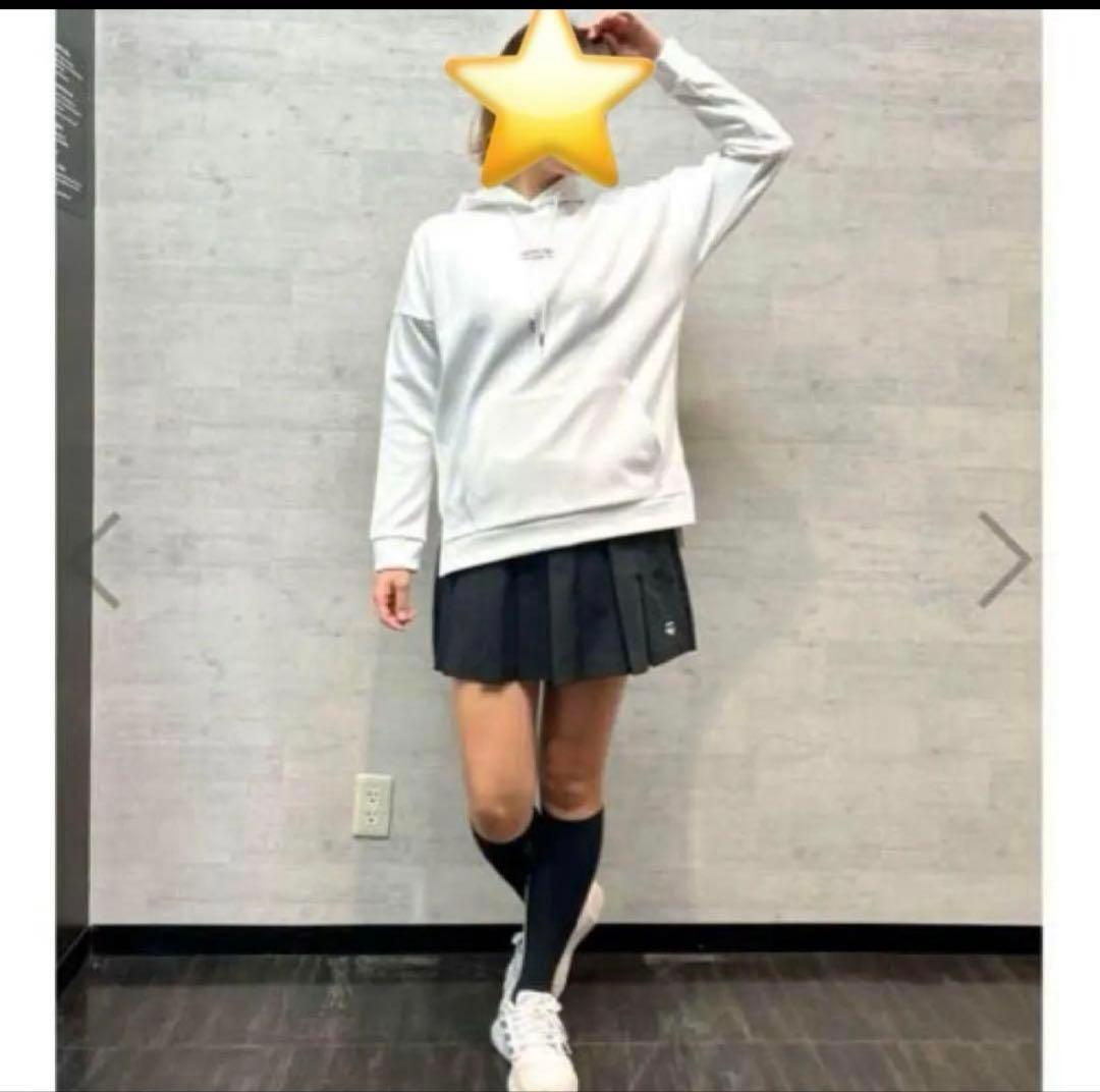 【TaylorMade】新品✨M フード付きロゴトレーナー　スリット付き　秋冬