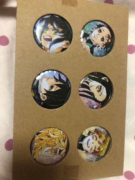 鬼滅の刃 19巻まで＋缶バッジ付き