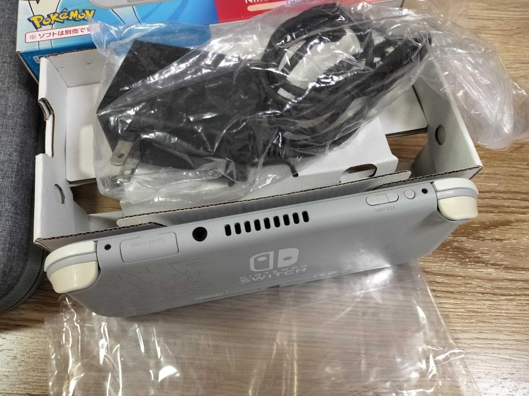 Nintendo Switch LITE ザシアン ザマゼンタ ケース付き