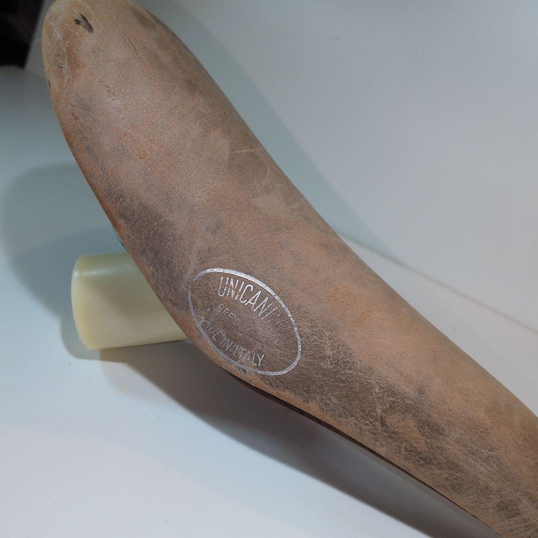 チネリ　ウニカニトール　ビンテージサドル