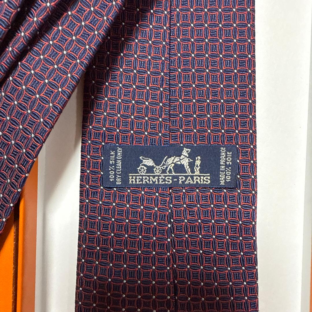 美品　エルメス　ネクタイ　紺・赤　シルクジャガード