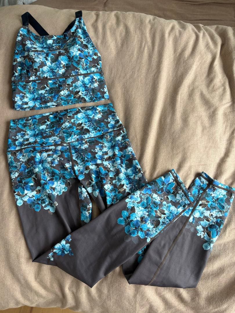 スカーラ　ヨガウエア　上下セット　フラワー　ホットヨガ　SUKALA