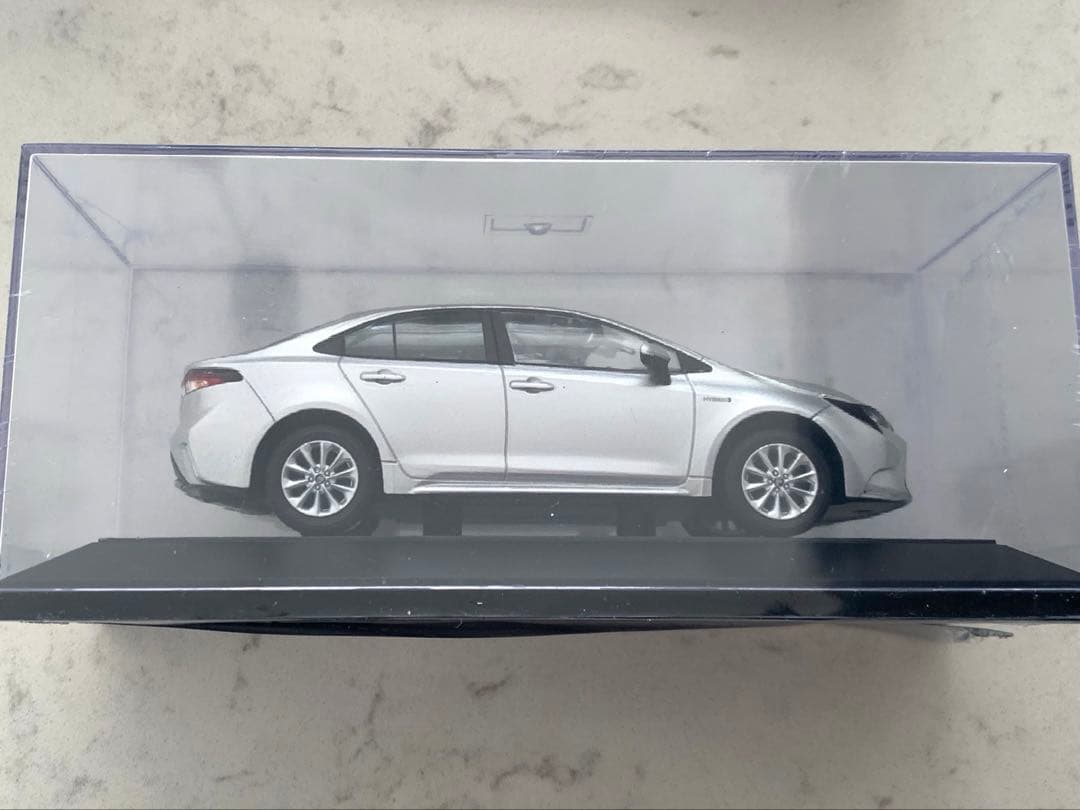 再値下げ　トヨタ　カローラ　ダイキャスト　ミニカー　1/30スケール