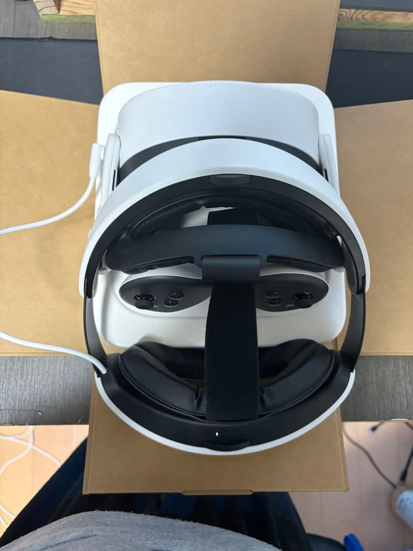 メタクエスト3s kiwiヘッドストラップ付き　ほぼ未使用