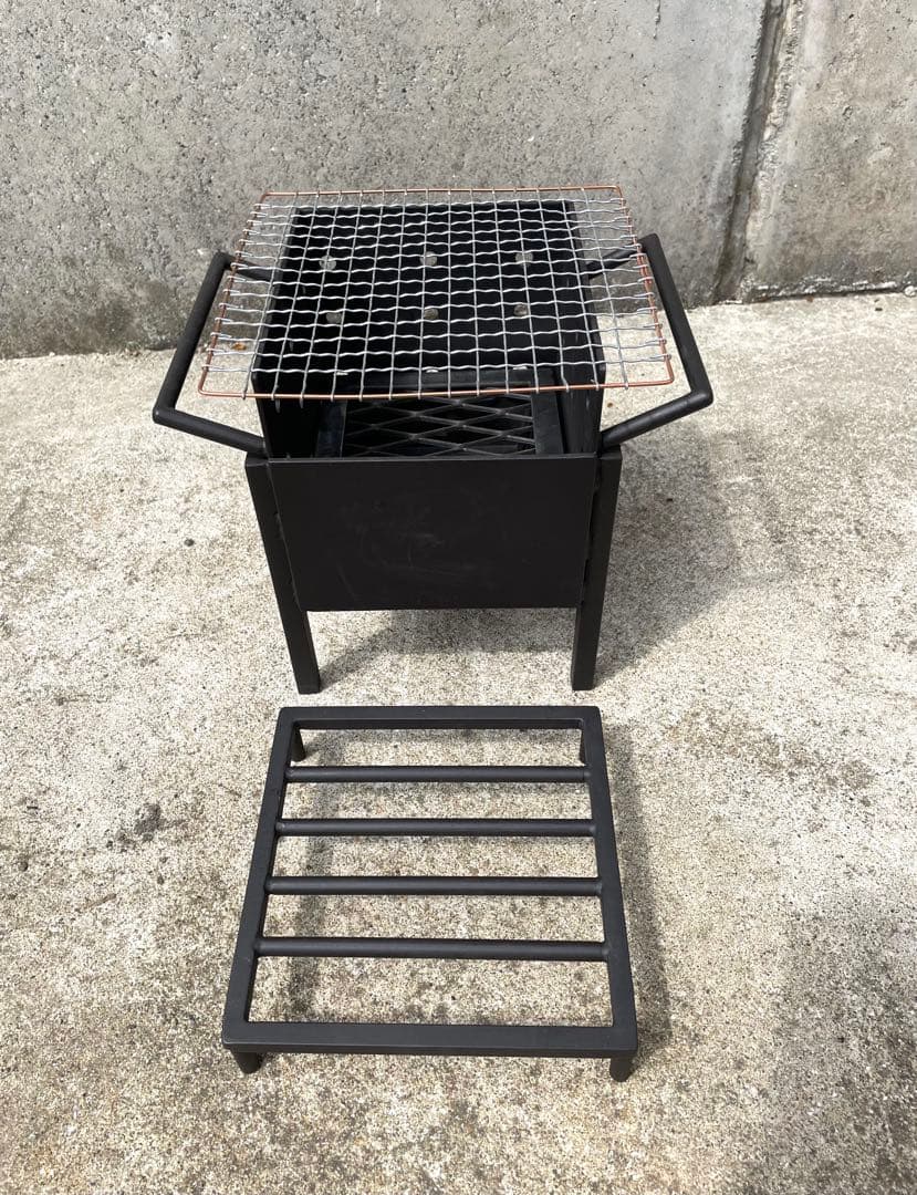 バーベキューコンロ　ハンドメイド　ソロキャンプ　五徳付　七輪