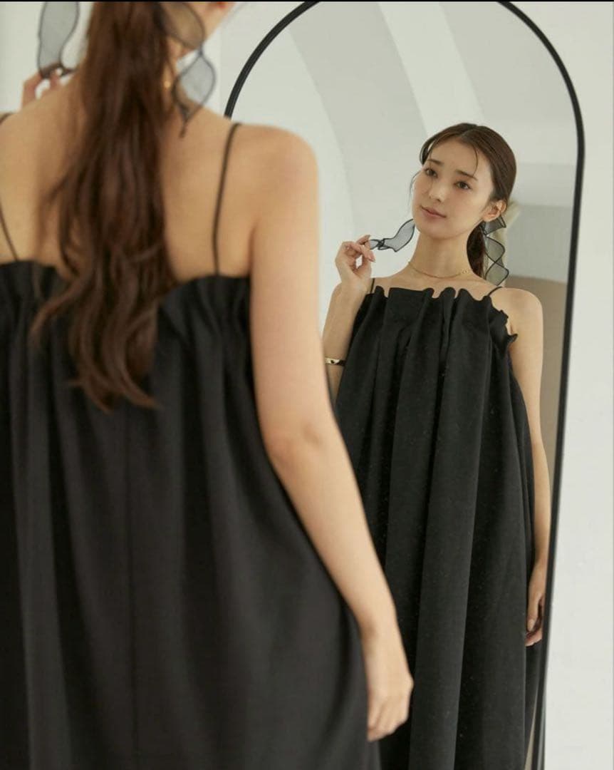 昨年大人気の完売品！acym デコルテギャザーキャミワンピース