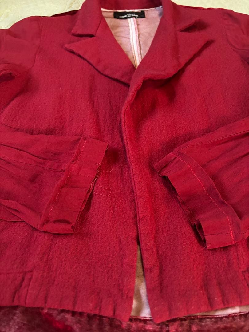 COMME des GARÇONS 赤いジャケット