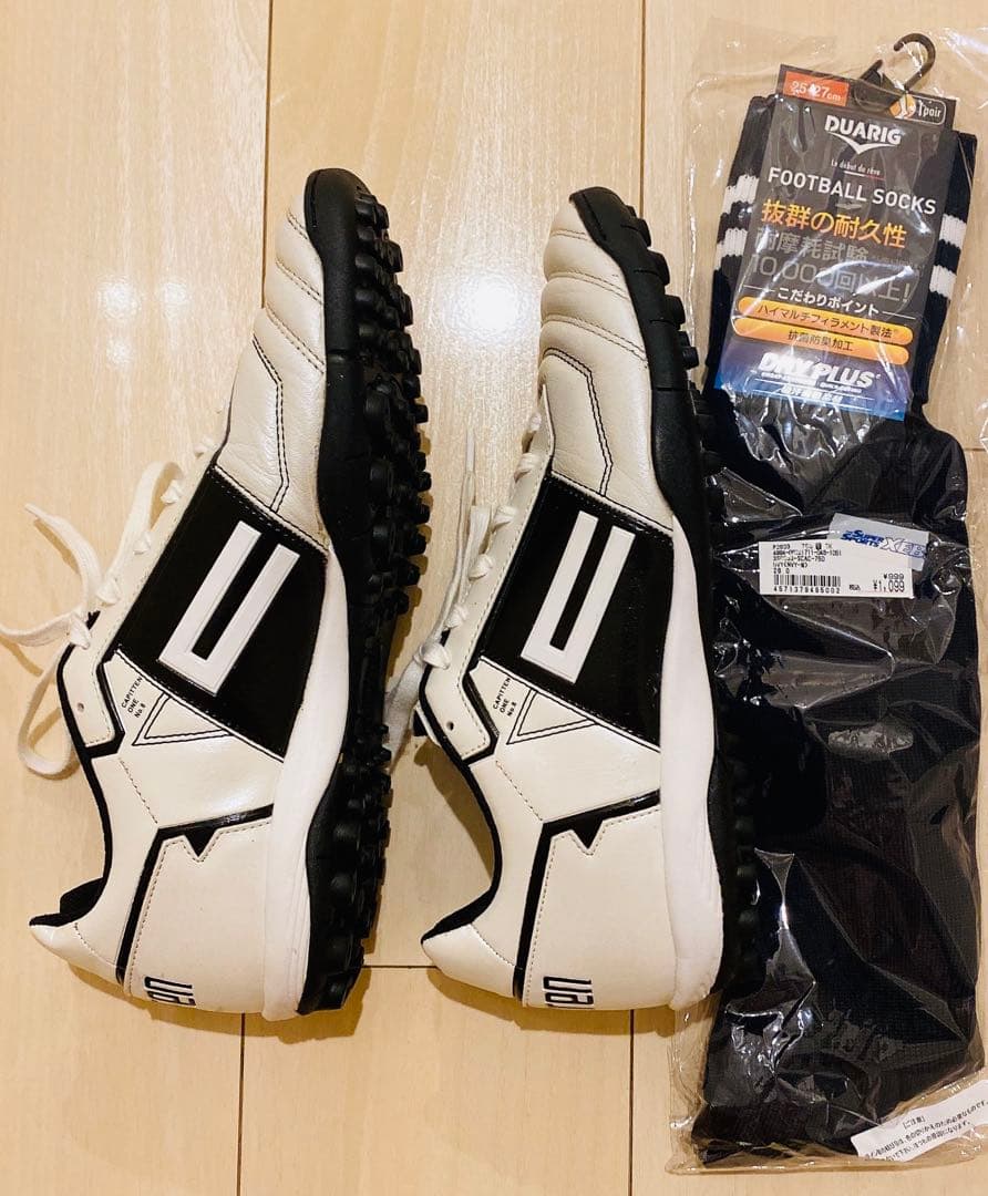 CAPITAN サッカーシューズ ホワイト/ブラック