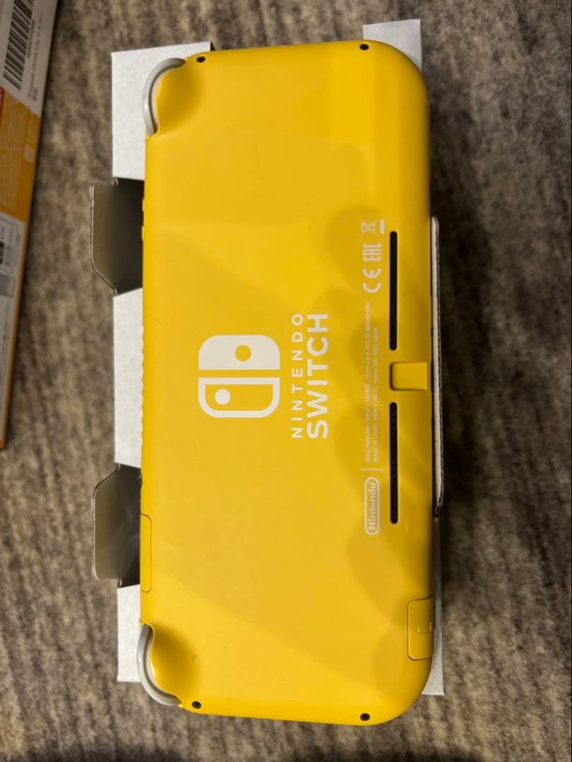 Nintendo Switch Lite イエロー 本体 充電器・ケース付き