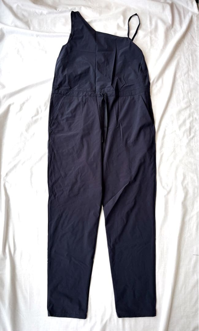 新品チャコット BALANCE★19,800円エアリータフタオールインワン 紺M