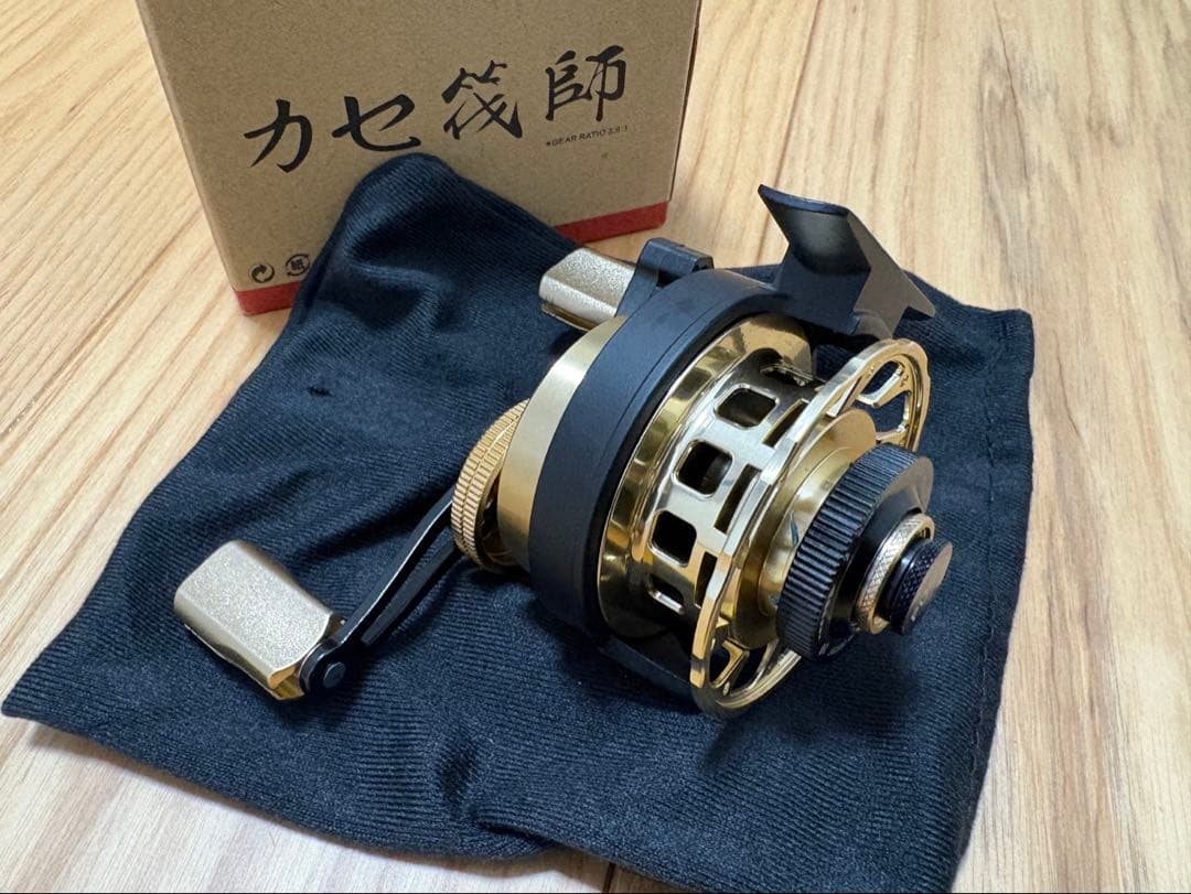 未使用 筏リール 右巻き マグネットブレーキ付 カセリール カセ釣り片軸リール
