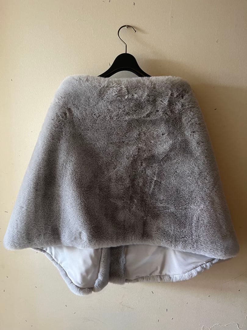 JENNE リッチボリュームファーケープ ライトグレー