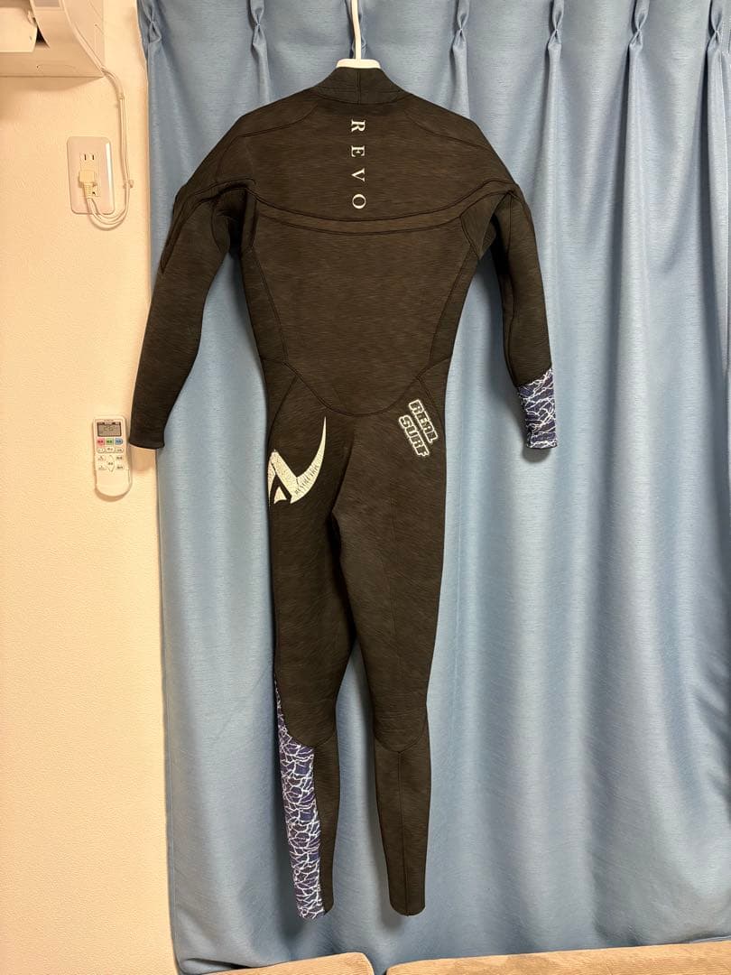 REVO ウェットスーツ