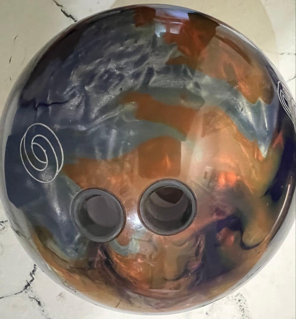 C*a様 Equinox ボウリングボール 14lbs 3oz