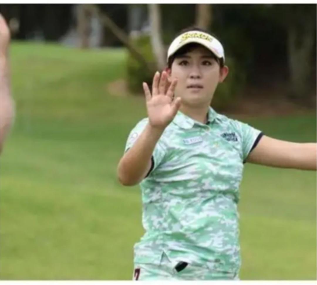 サマンサタバサ 香妻琴乃プロ サイン入りゴルフサンバイザー