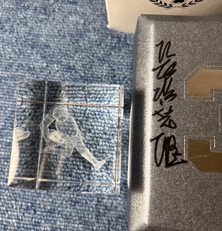 ◆読売巨人軍長嶋茂雄終身名誉監督追悼◆直筆サイン背番号3 3D クリスタルレア