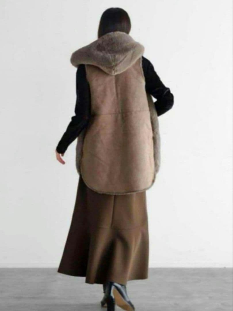 【新品】RADIATE　フード付フェイクファーベスト　エコファーベスト