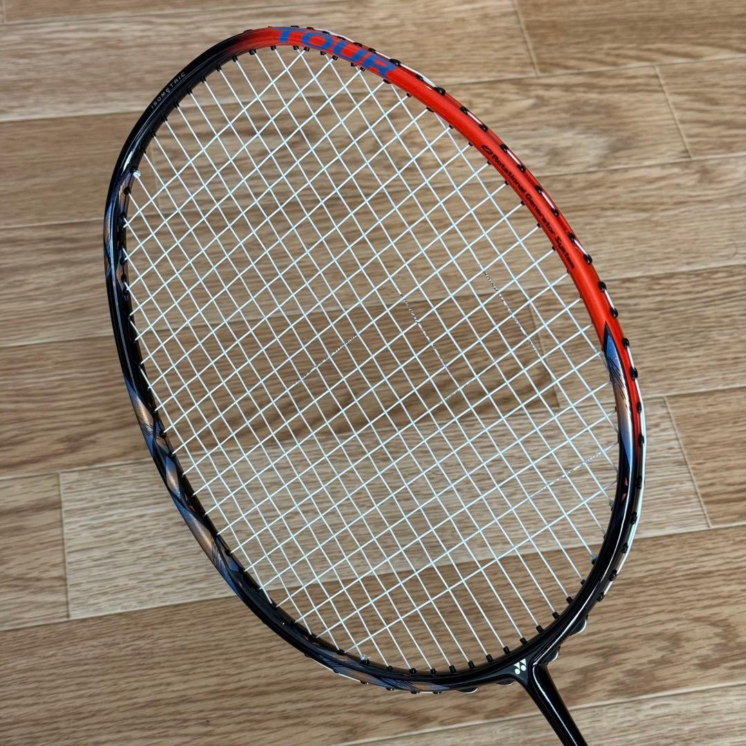 【極美品】YONEX ASTROX 77 TOUR 4U-6