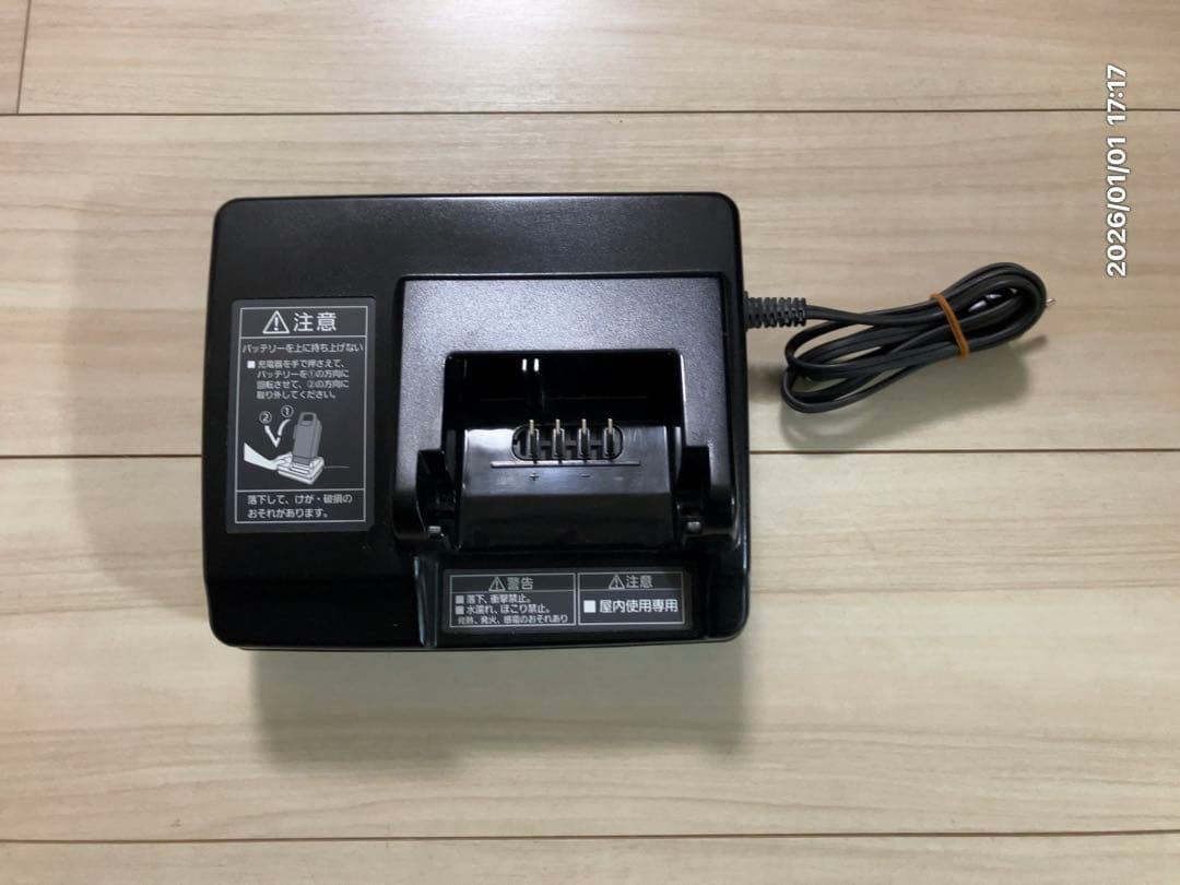 美品　パナソニック電動アシスト自転車用　充電器 NKJ073Z