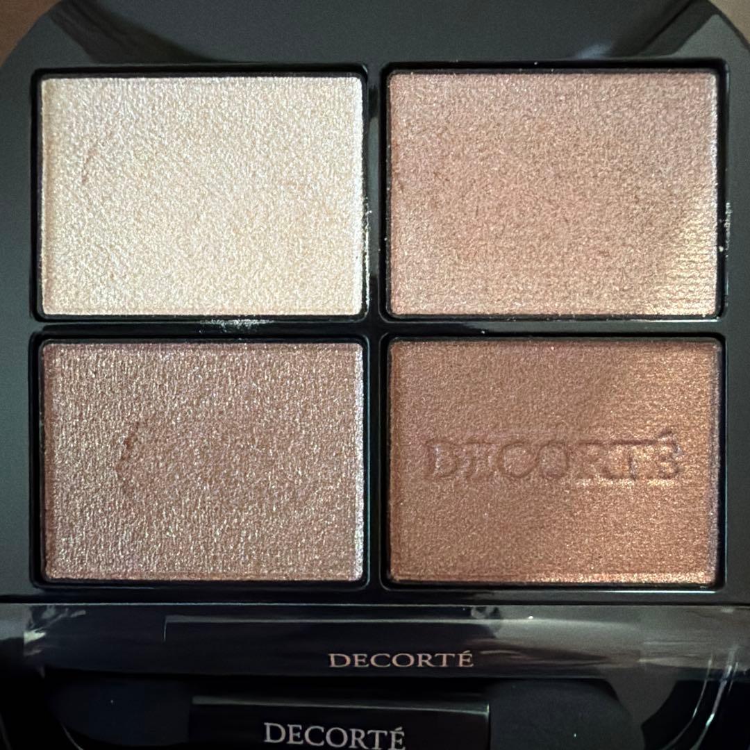 コスメデコルテ　スキンシャドウ　デザイニングパレット01 Rosy Brown