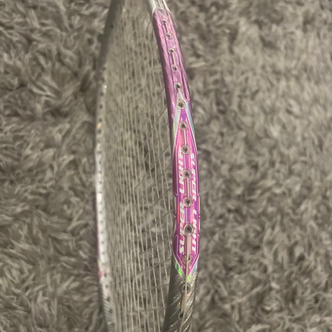 リーニン　バドミントンラケット　ピンク　初心者ジュニア