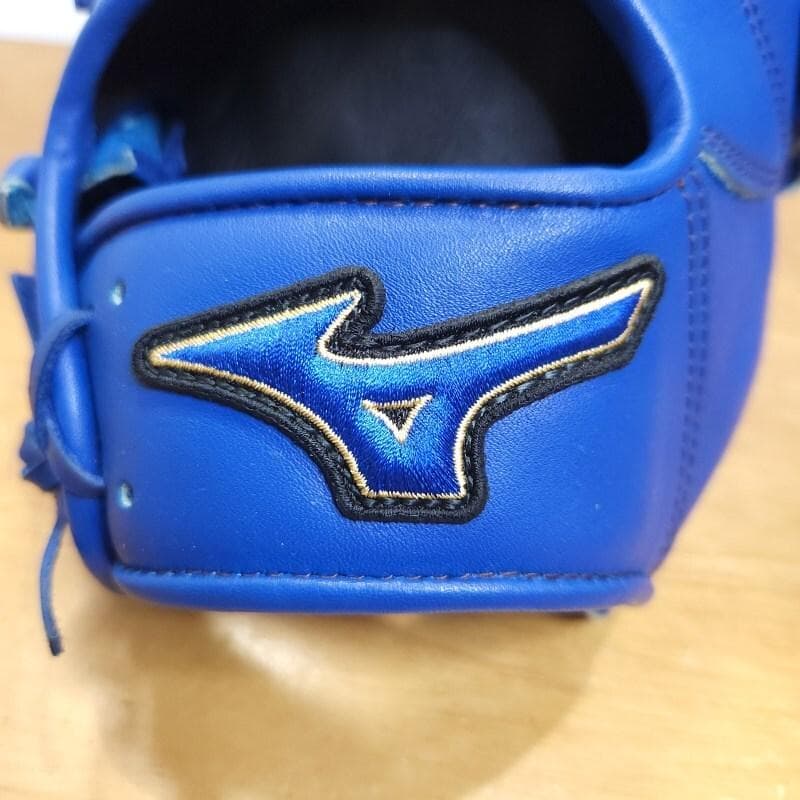 ミズノ 三浦モデル DeNA ベイスターズ 限定品 美品 投手用 軟式グローブ