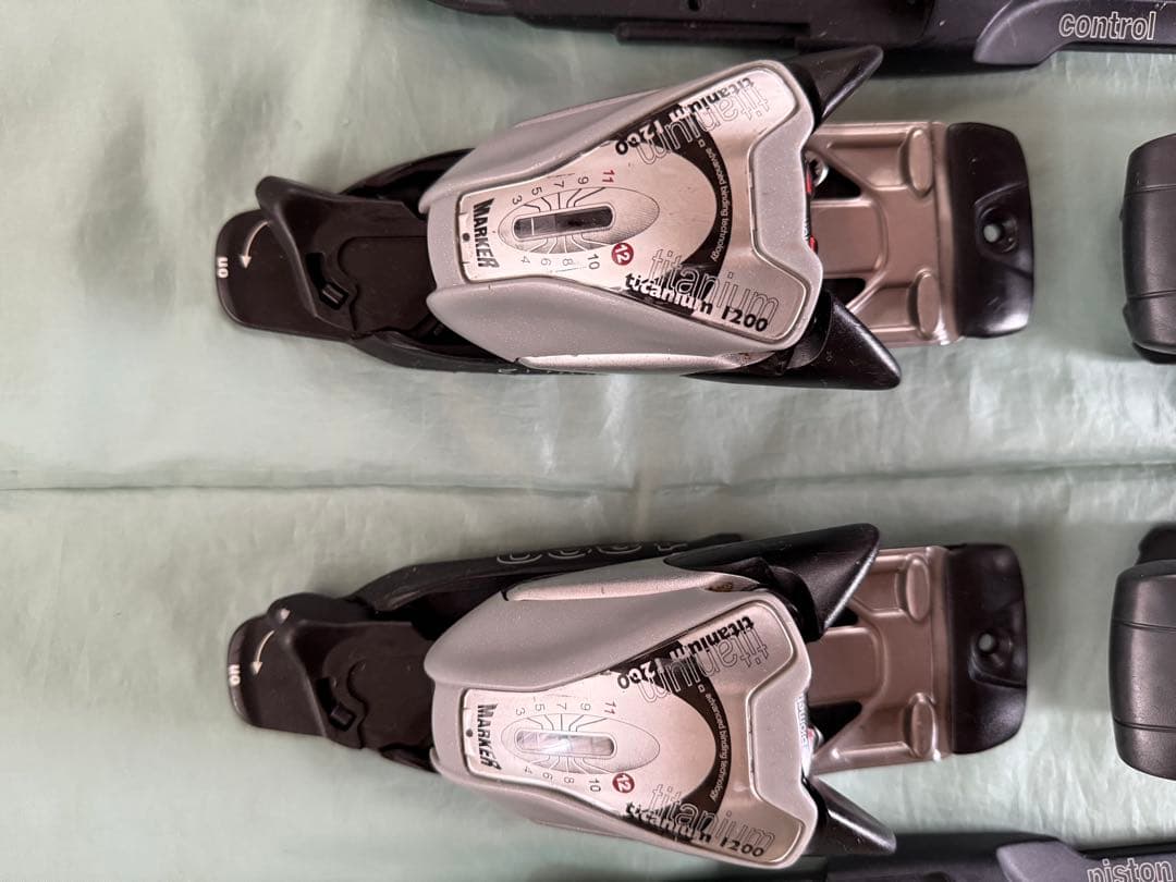 ◆ MARKER TITANIUM 1200 PISTON プレ一ト付モデル