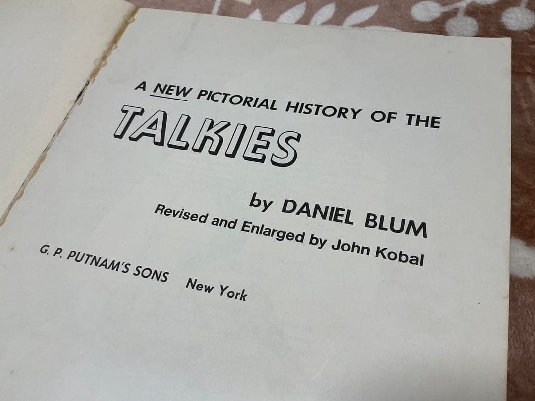 洋書 A New Pictorial History of the Talkies