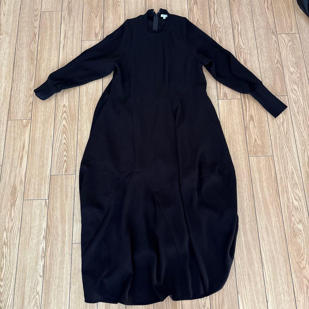 ワンピース ENFOLD CURVE-SLEEVE ASYMMETRY-DRESS