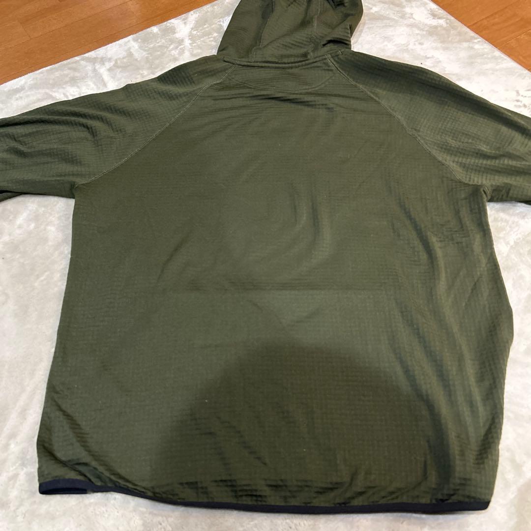 ジ*ジ様 ブリーフィング オリーブ色フーディーとパンツセット