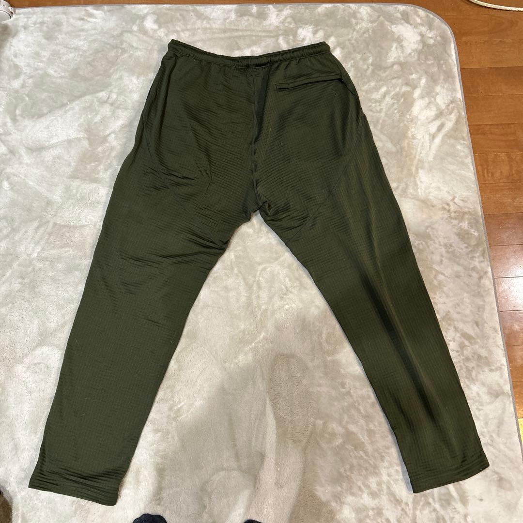 ジ*ジ様 ブリーフィング オリーブ色フーディーとパンツセット